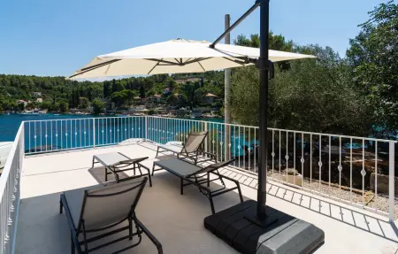 Location Maison à Rogac 8 personnes