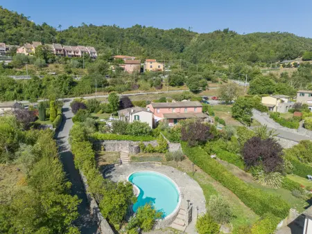 Location Maison à Pignone 5 personnes