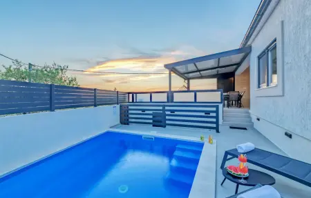 Location Maison à Pridraga 6 personnes