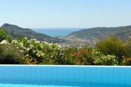 Location Villa à Soldano 9 personnes