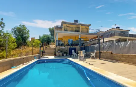 Location Maison à Turis 6 personnes