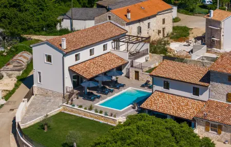 Location Maison à Liznjan 8 personnes