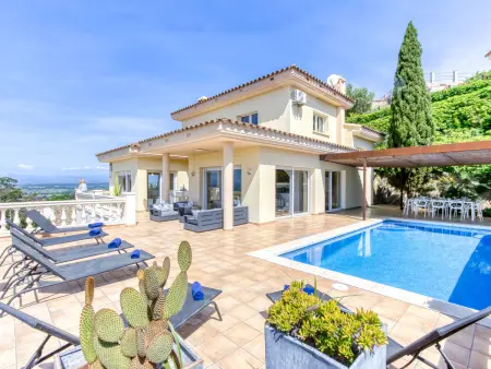 Location Maison à Palau Savardera 10 personnes