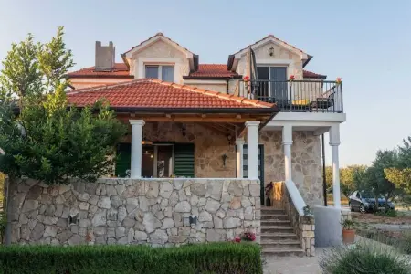 Location Maison à Vodice 8 personnes