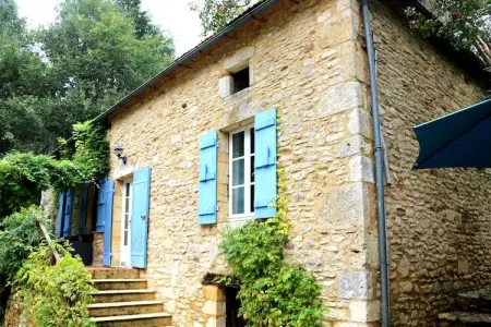Location Maison à Blanquefort Sur Briolance 9 personnes