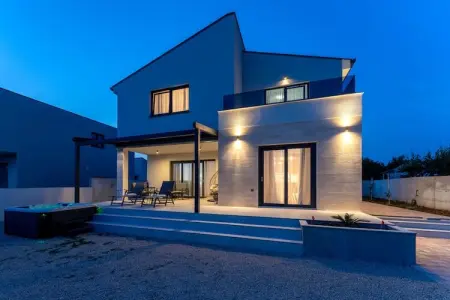 Location Maison à Biograd na moru 8 personnes