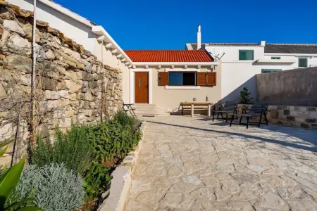 Location Maison à Rtina 4 personnes