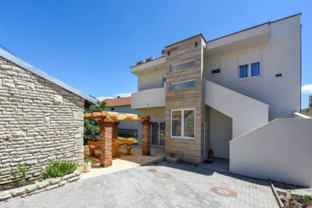 Location Maison à Posedarje 11 personnes