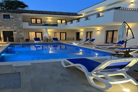 Location Maison à Gornje Raštane 10 personnes