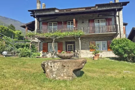 Location Maison à Gera Lario 4 personnes