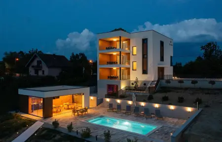 Location Maison à Sumecani 18 personnes