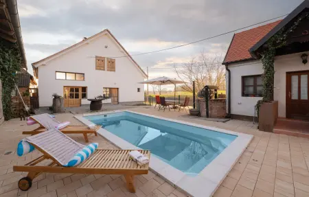Location Maison à Martinska Ves 8 personnes