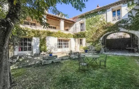 Location Maison à Nages et Solorgues 11 personnes