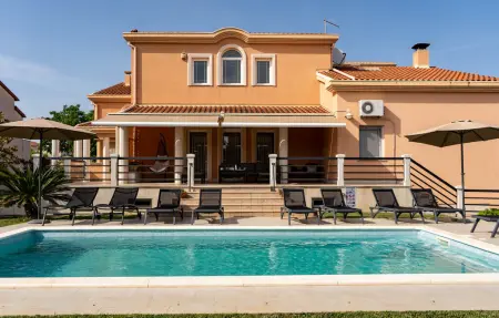 Location Maison à Pula 14 personnes