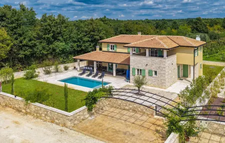 Location Maison à Sivati 8 personnes