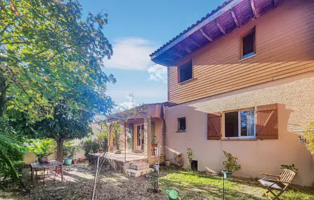 Location Maison à MONTBAZIN 8 personnes