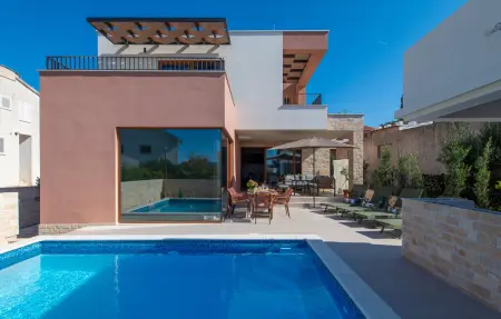 Location Maison à Brodarica 6 personnes