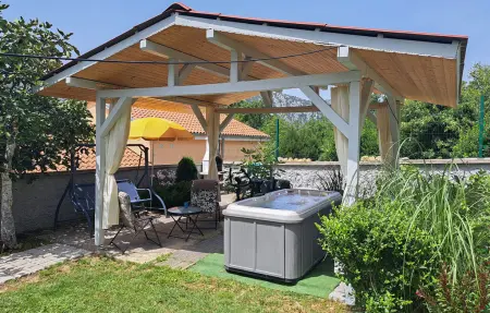 Location Maison à Grizane 4 personnes