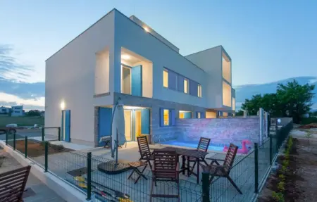 Location Maison à Privlaka 8 personnes