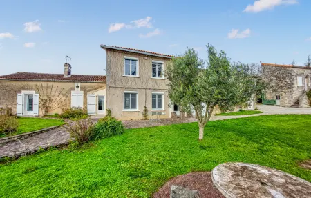 Location Maison à Touvre 16 personnes