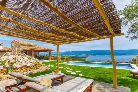 Location Maison à Risika 5 personnes