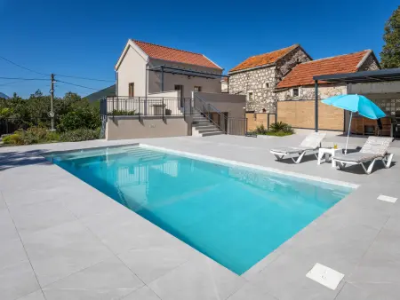 Location Maison à Vrgorac 6 personnes