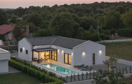 Location Maison à Sveti Petar u Sumi 4 personnes