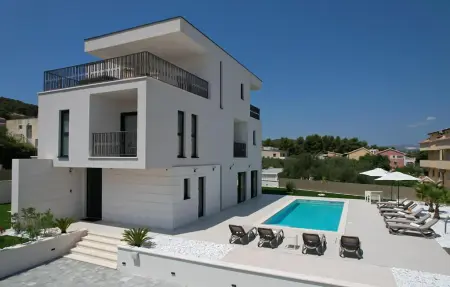 Location Maison à Slatine 10 personnes