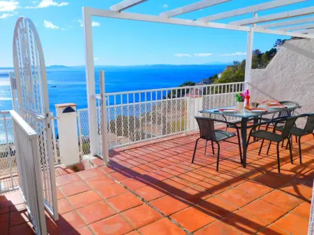 Location Maison à Roses 5 personnes