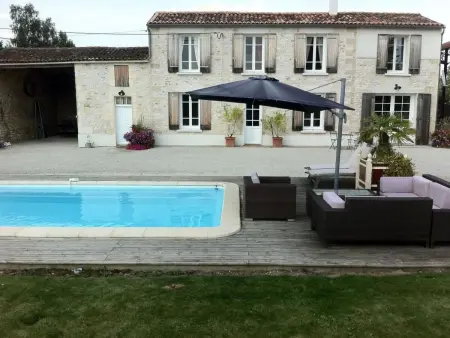 Location Maison à Varzay 9 personnes