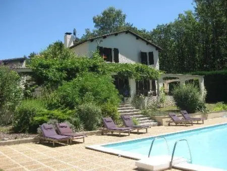 Location Maison à Marcillac la Croisille 10 personnes