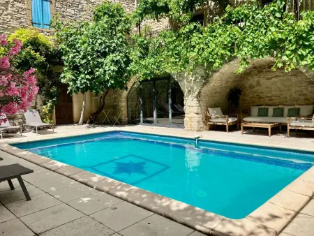 Location Maison à Euzet 18 personnes