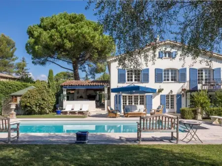 Location Maison à Mougins 8 personnes
