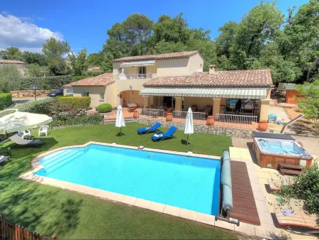 Location Maison à Valbonne 4 personnes