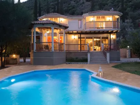 Location Maison à Mikros Gialos 8 personnes