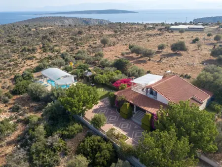 Location Maison à Drepano 9 personnes