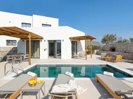 Location Maison à Archangelos 8 personnes