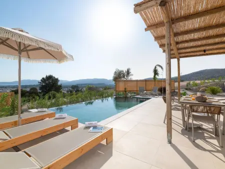 Location Maison à Archangelos 8 personnes