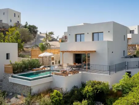 Location Maison à Archangelos 8 personnes