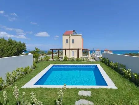 Location Maison à Gennadi 2 personnes