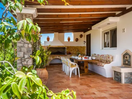 Location Maison à Gennadi 9 personnes