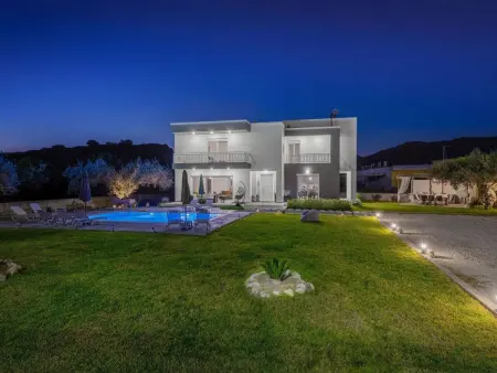 Location Maison à Kolympia 8 personnes