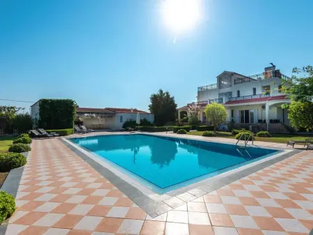 Location Maison à Kolympia 10 personnes