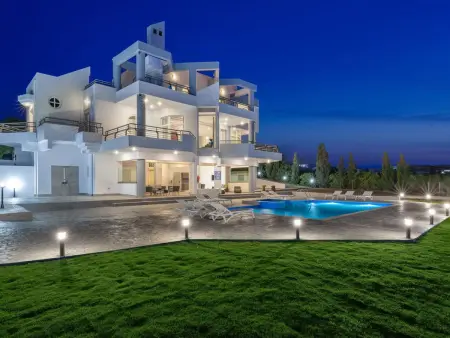 Location Maison à Ialyssos 14 personnes