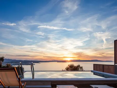 Location Maison à Agia Marina 8 personnes