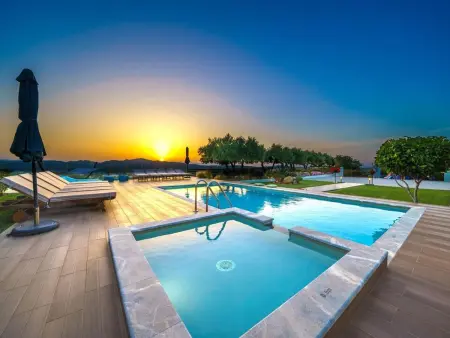 Location Maison à Agia Marina 13 personnes