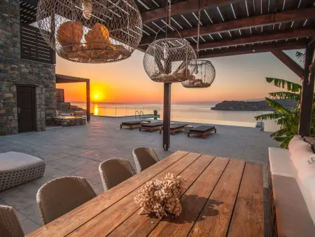 Location Maison à Plaka 8 personnes