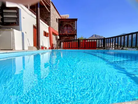 Location Maison à Plaka 6 personnes