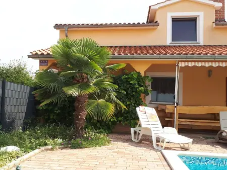 Location Maison à Buje 4 personnes