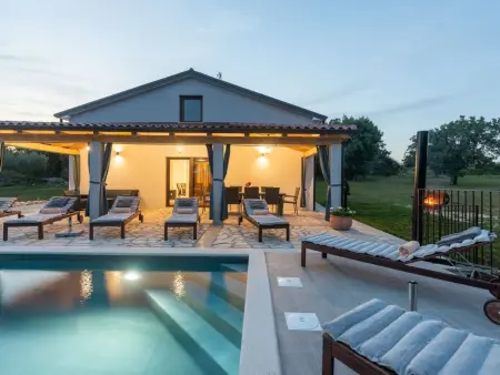 Location Maison à Buje 8 personnes